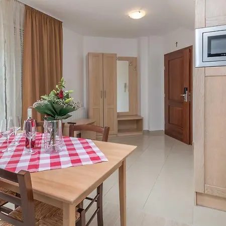 Porto Samaria Holiday Resort Trogir Exterior photo