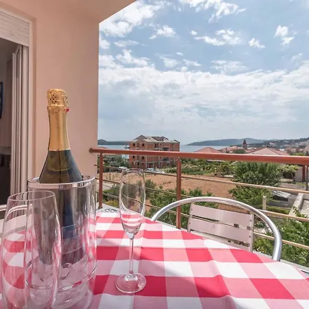 Porto Samaria Holiday Resort Trogir Exterior photo