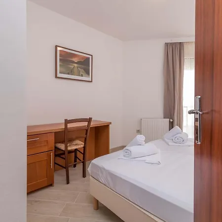 Porto Samaria Holiday Resort Trogir Room photo
