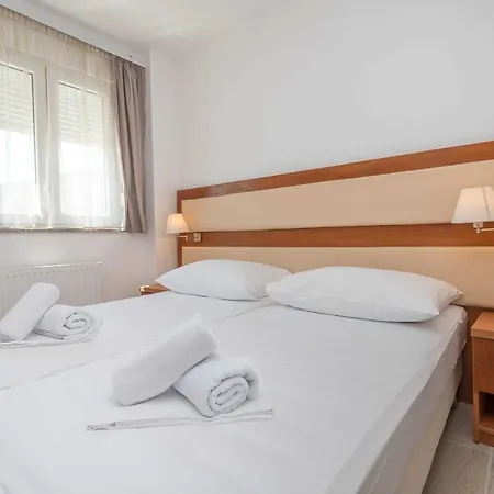 Porto Samaria Holiday Resort Trogir Exterior photo
