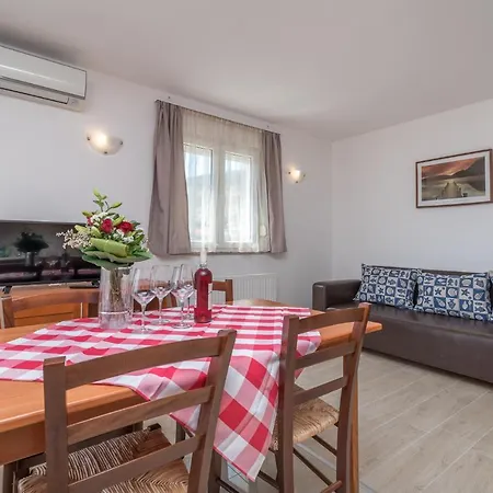 Porto Samaria Holiday Resort Trogir Exterior photo