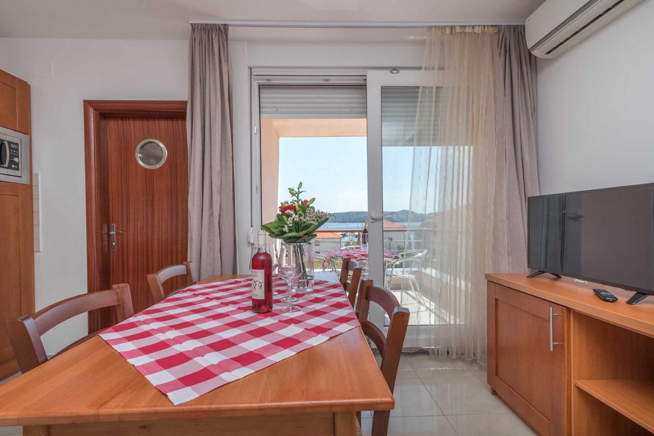 Porto Samaria * Trogir