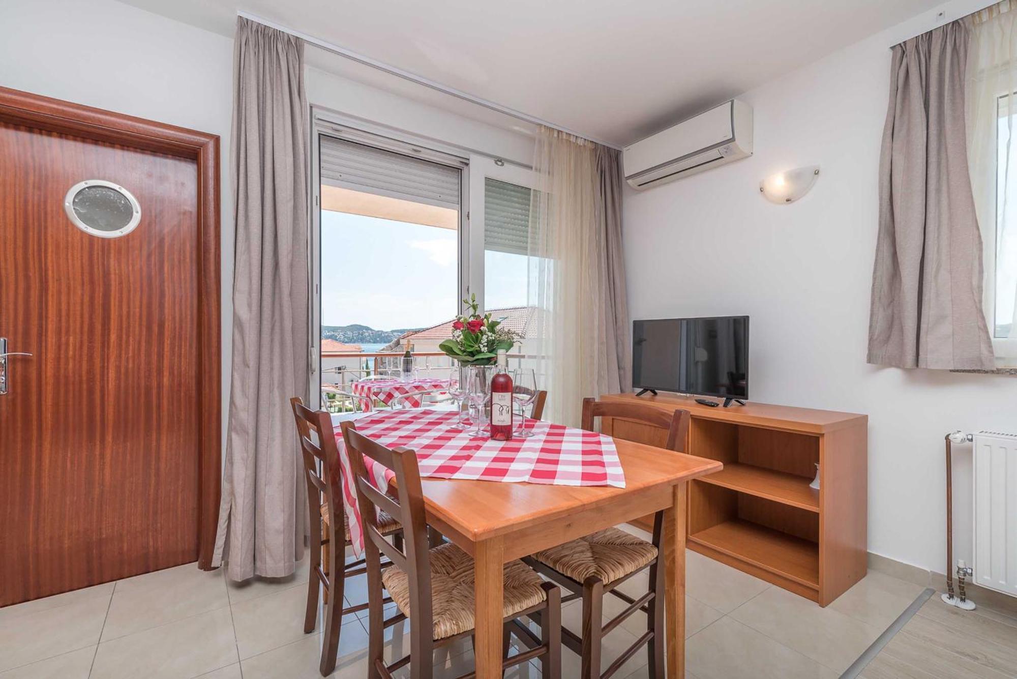 Porto Samaria Trogir