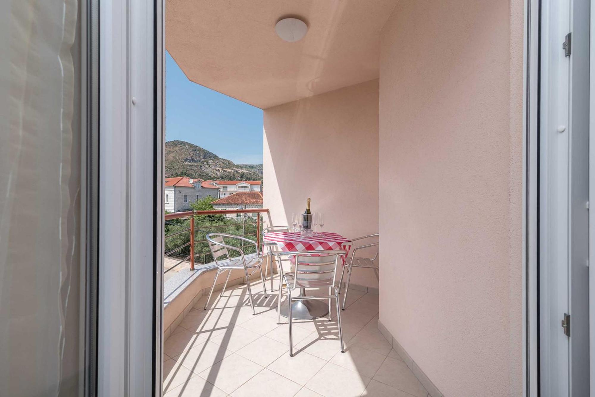 Porto Samaria Apartment